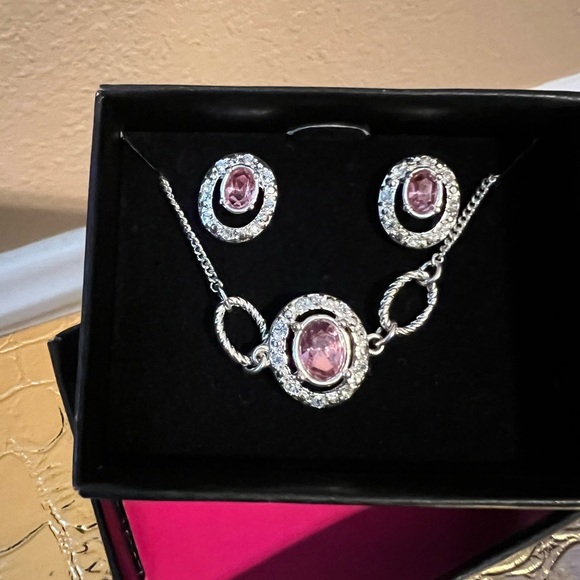Elegant Silver and Pink Jewelry Set 4 pcs. - Picture 3 of 4